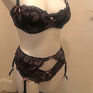 4 Pc Chantal Thomass Bra Set